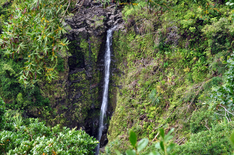 maui_waterfall_1